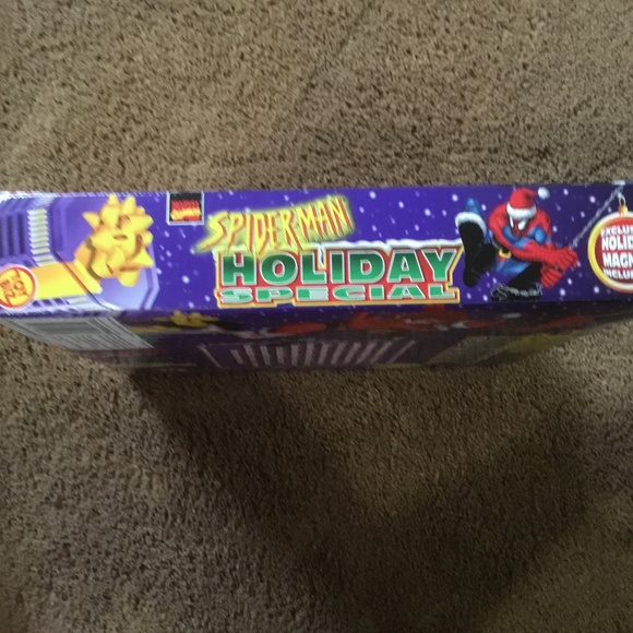 Spider-Man & Mary Jane Holiday Special Limited Edition 1 of 35,000 with Magnet - Picture 6 of 16